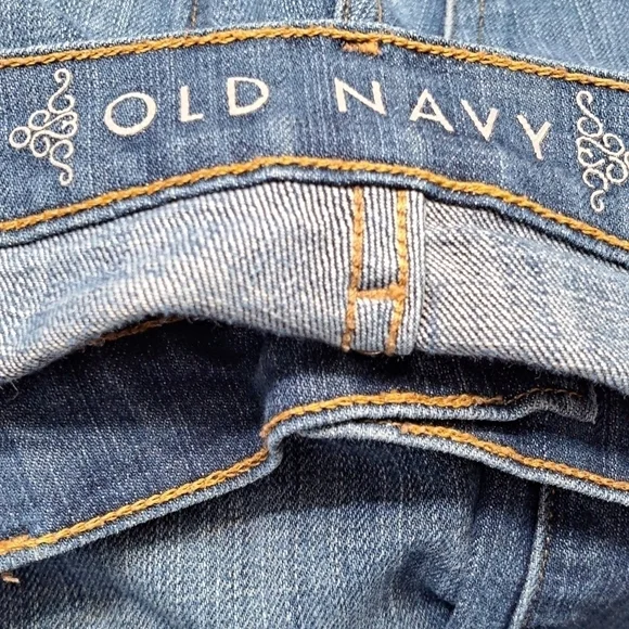 Old Navy Women's Boot Cut Blue Jeans Size 8 - Picture 3 of 4